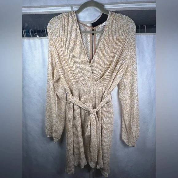 LOVIE & Co Plumba Pleated Dress in Blush Pink Tones Puffy sleeves Size Medium - Picture 2 of 7